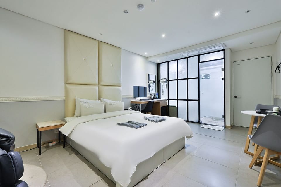 Suite Terrace | Premium bedding, free WiFi, bed sheets