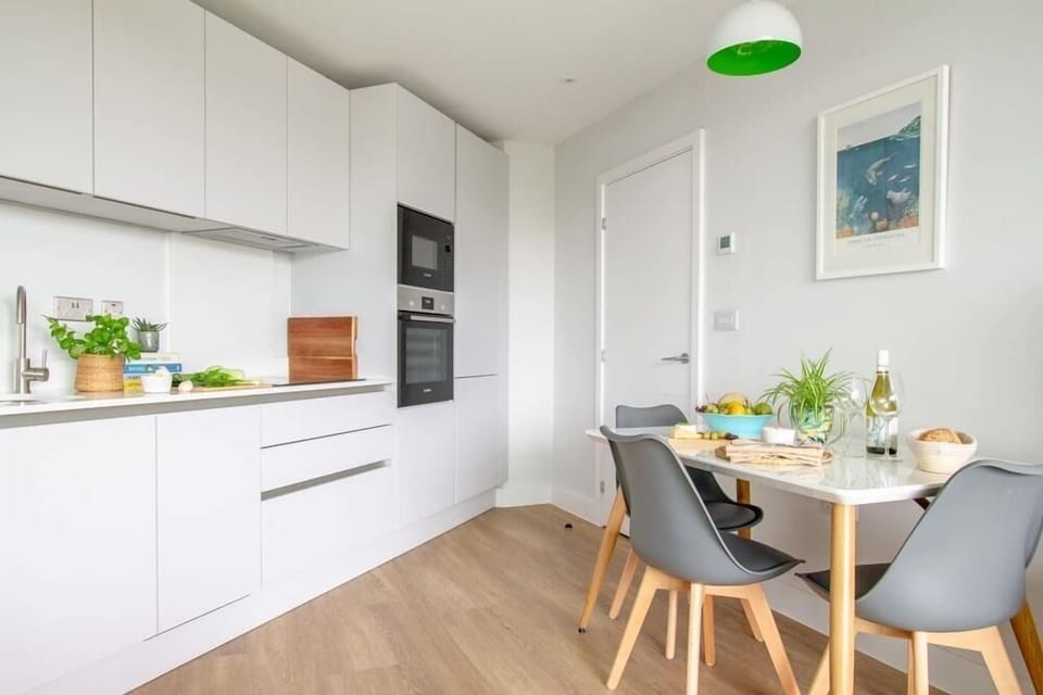 Kitchen dining area at Starboard, The Liner, Falmouth, self catering, Cornwall.