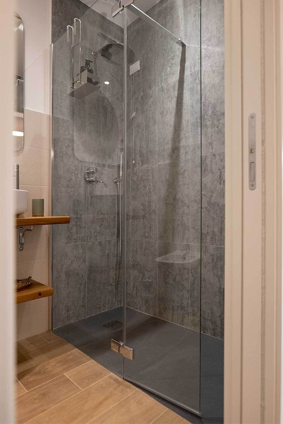 Standard Room | Bathroom | Shower, rainfall showerhead, hair dryer, bidet