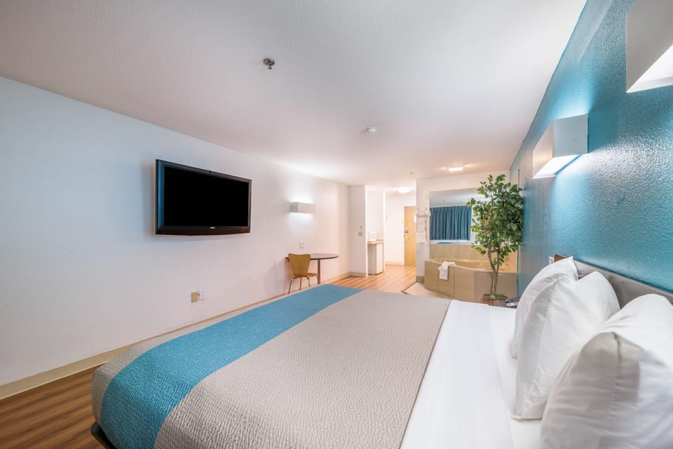 Desk, free WiFi, bed sheets