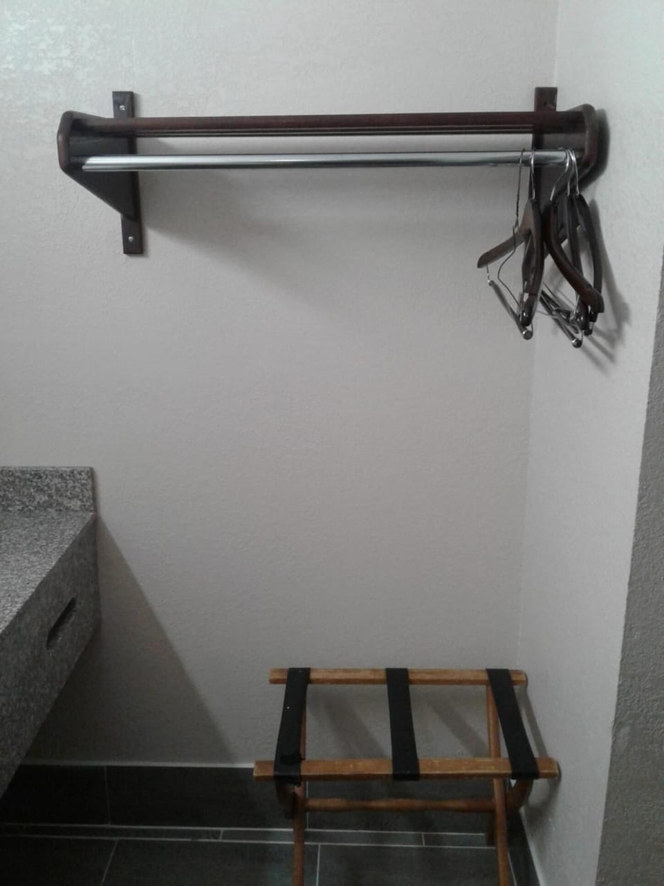 Desk, soundproofing, iron/ironing board, WiFi (free)