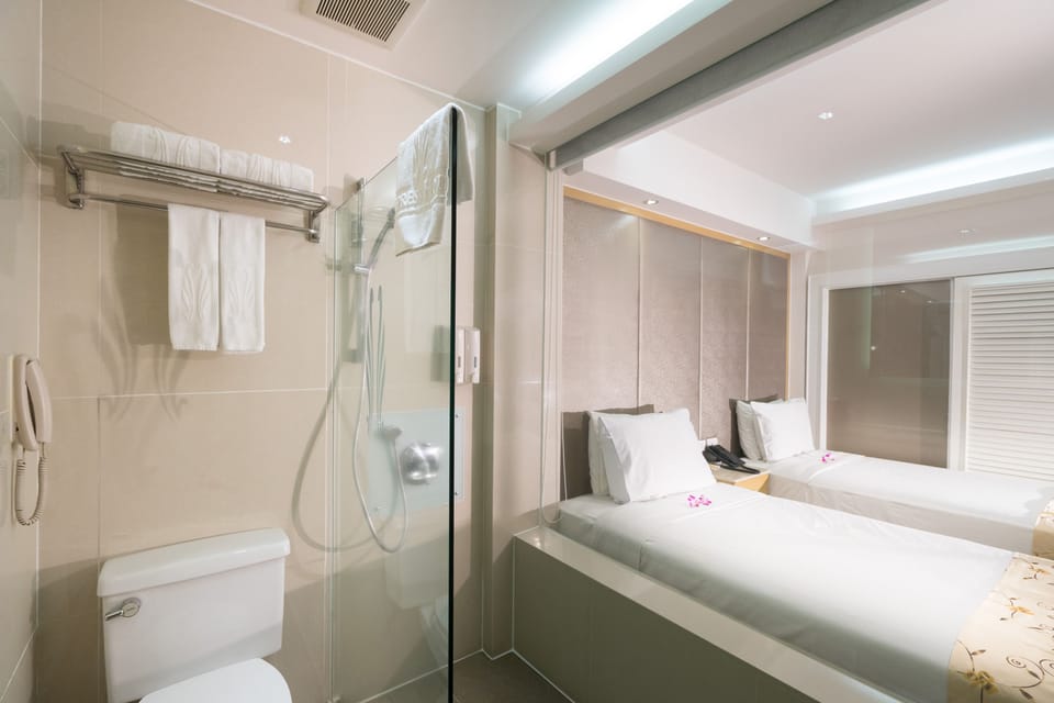 Standard Room | Minibar, in-room safe, desk, free WiFi