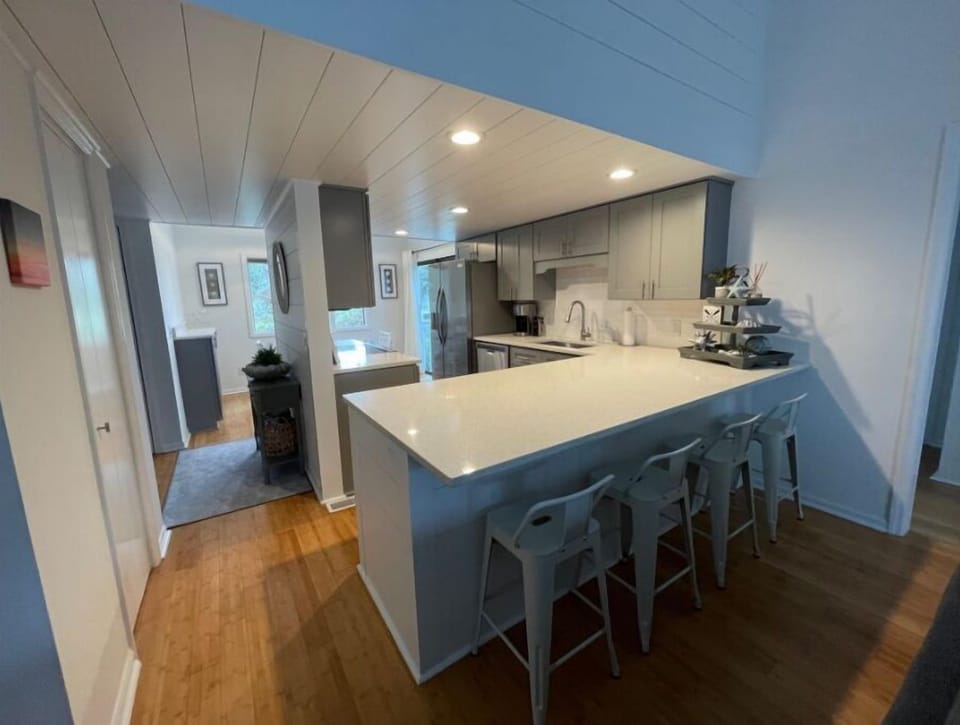 Kitchen 1 with Bar and seating for 3