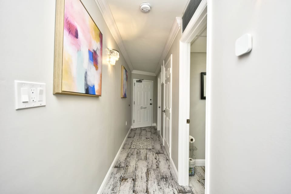 Hall has full bath.