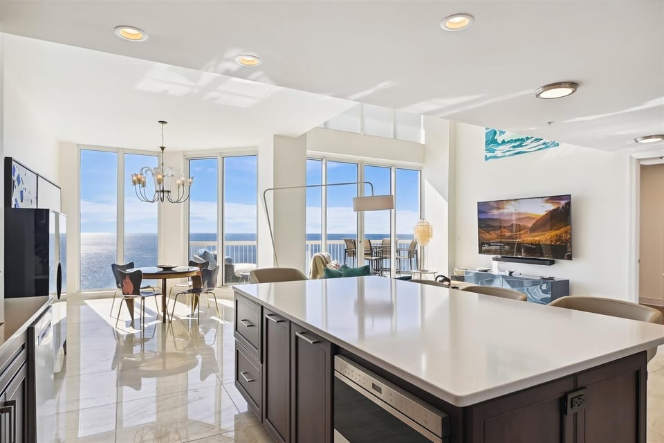 Condo, 3 Bedrooms | Private kitchen | Coffee/tea maker, fridge, oven, toaster