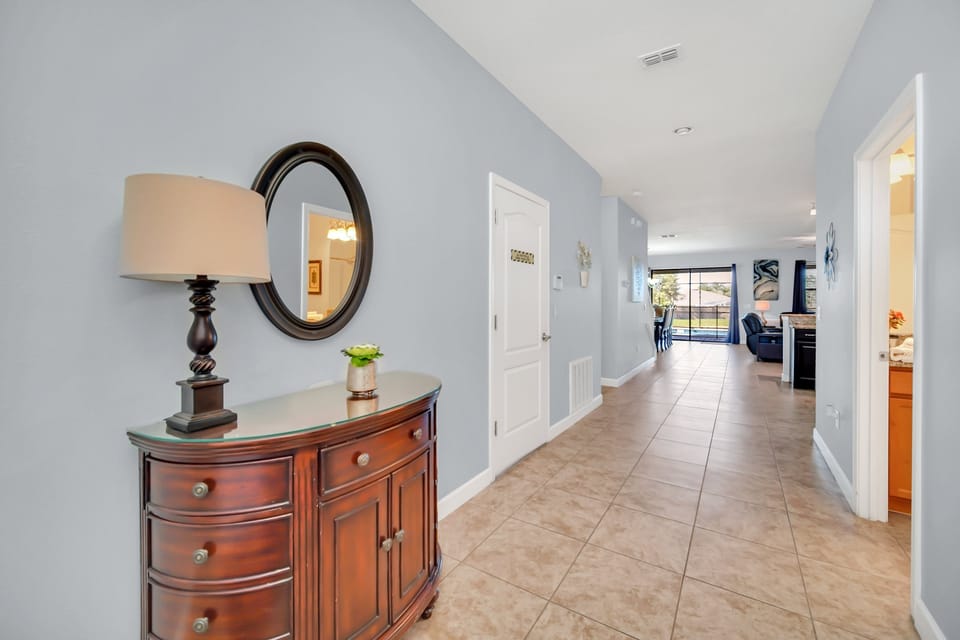 1490MoonValleyDr_02.1