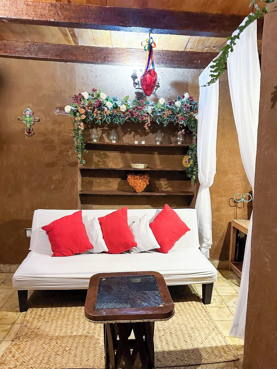 Romantic Apartment | Free WiFi, bed sheets