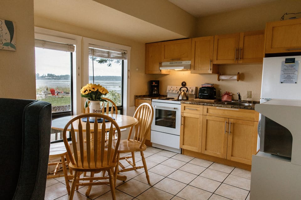 Two Bedroom Duplex - Beachfront | Individually decorated, individually furnished, blackout drapes