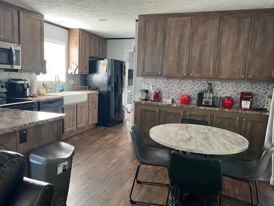 Kitchen / dining area 