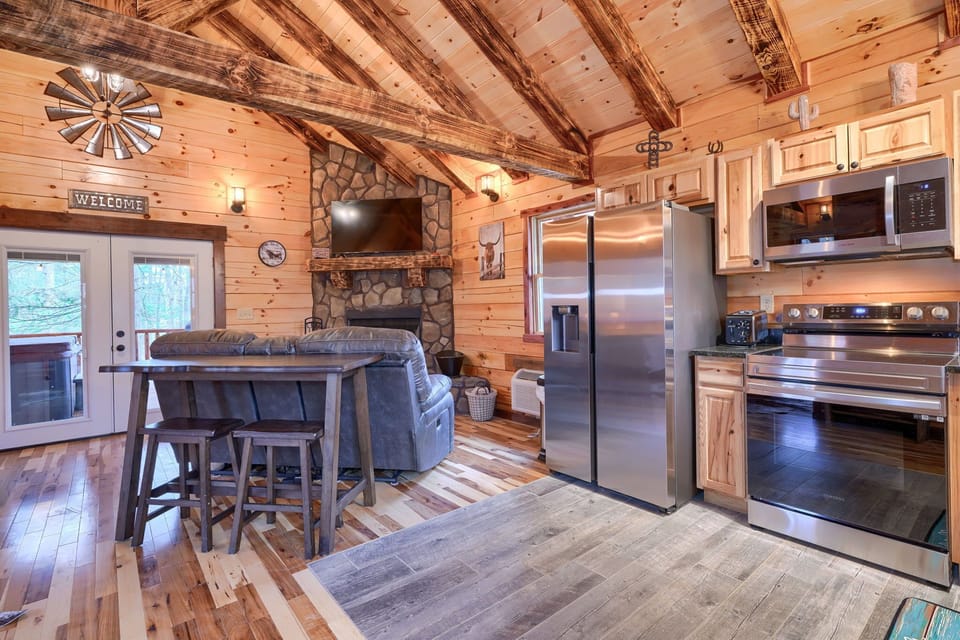 Looking toward Sitting Area, from Kitchen - Cowboy Trail cabin