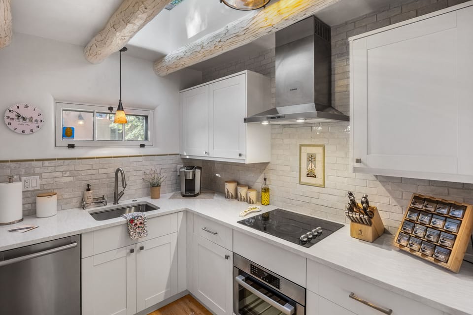 Perfect kitchen for cooking a gourmet meal or warm up left overs