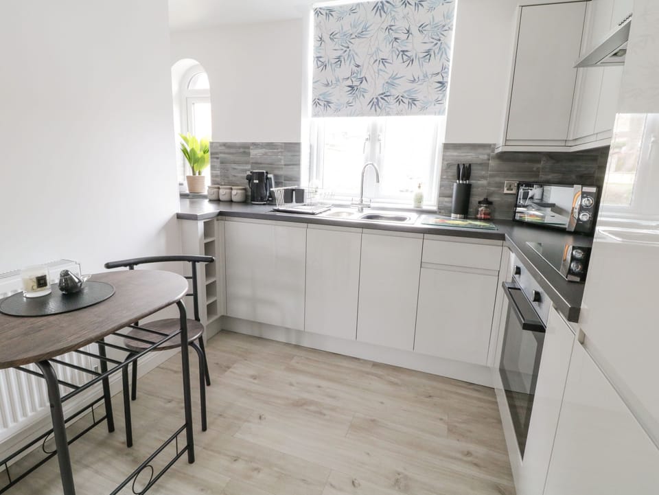 Cottage | Private kitchen | Cookware/dishes/utensils