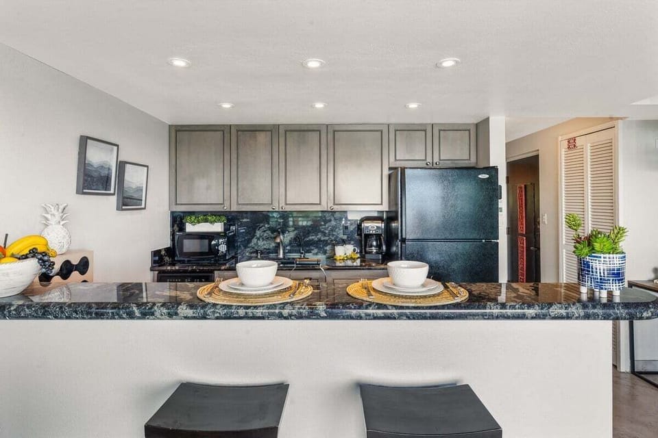Fully equipped kitchen ideal for preparing meals in a stylish setting