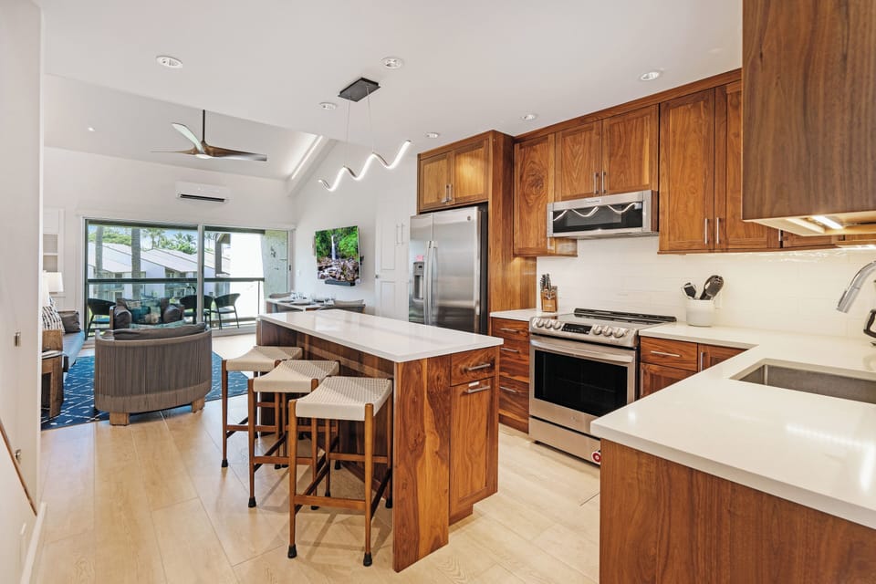 Nicely appointed kitchen with everything you need.
