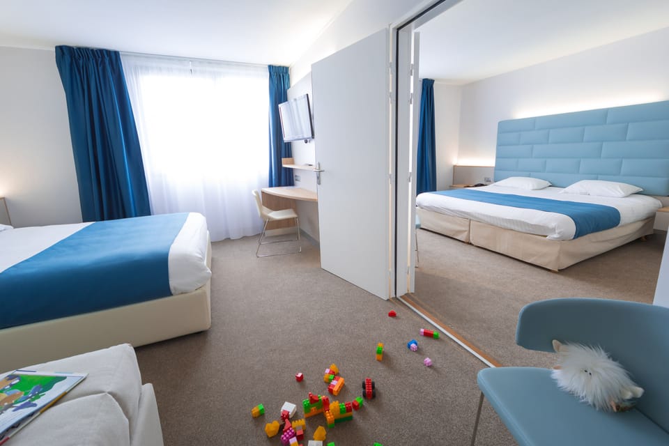 Family Suite | Premium bedding, in-room safe, desk, soundproofing