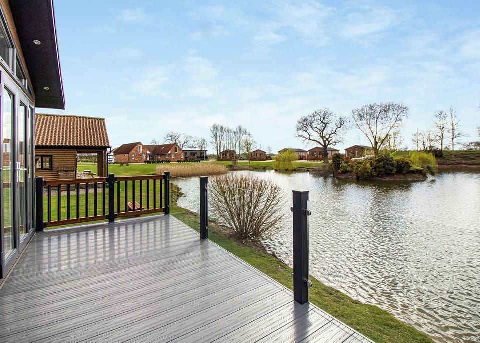Balcony Terrace, Lake View