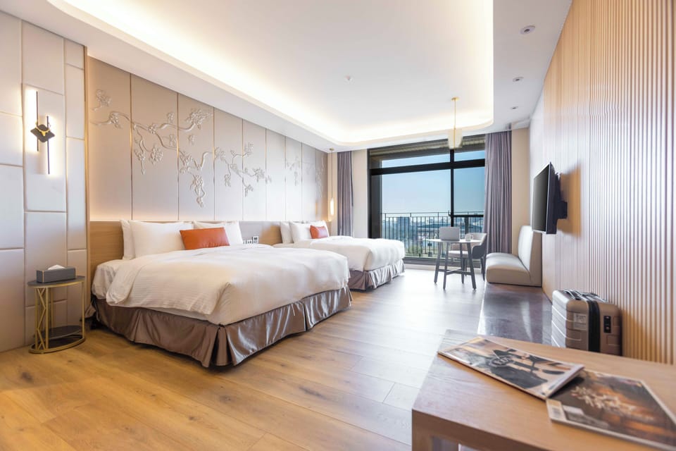 Exclusive Quadruple Room | Premium bedding, down comforters, pillowtop beds, free minibar