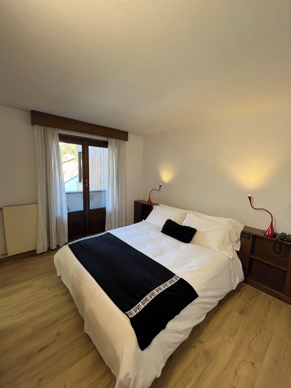 Triple Room | In-room safe, desk, free WiFi, bed sheets