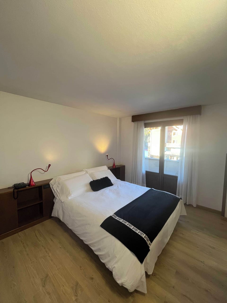Double or Twin Room | In-room safe, desk, free WiFi, bed sheets
