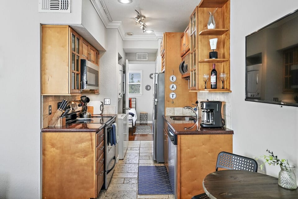 Full Kitchen