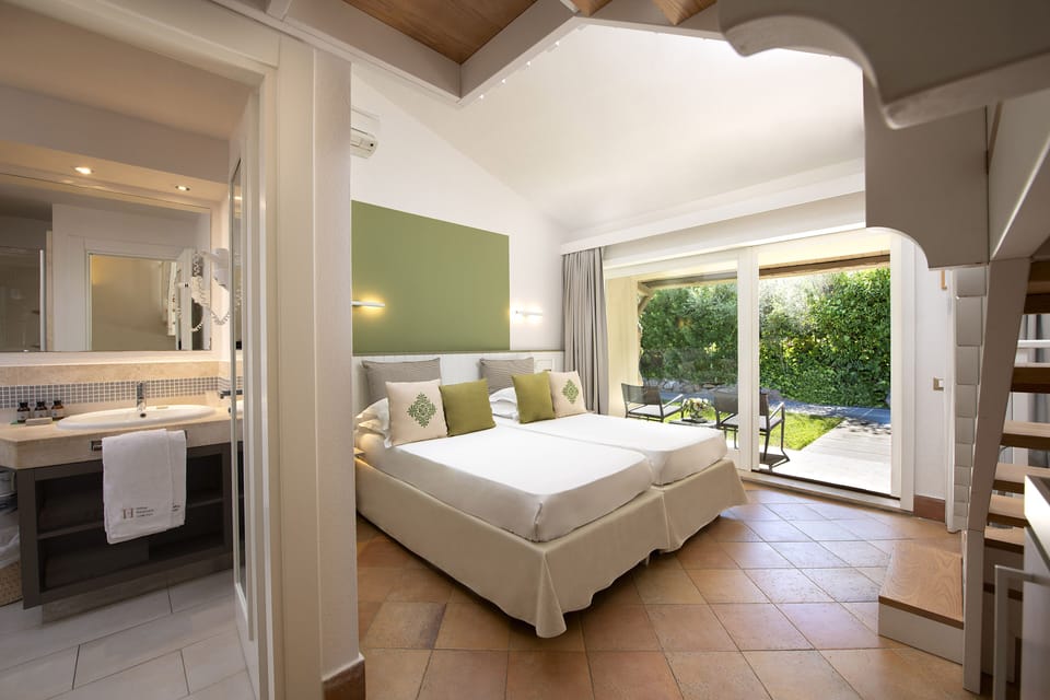 Family Garden Room | 1 bedroom, minibar, in-room safe, blackout drapes