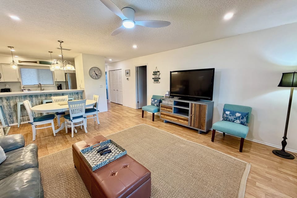 Living/Dining area