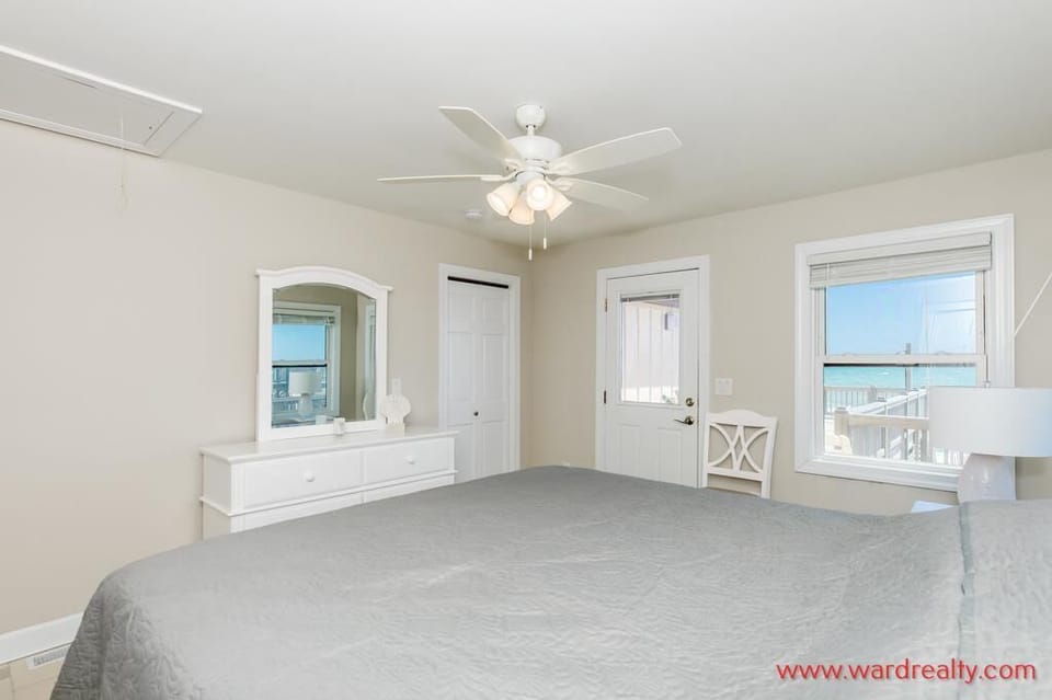 Apartment - Oceanfront King Bedroom II