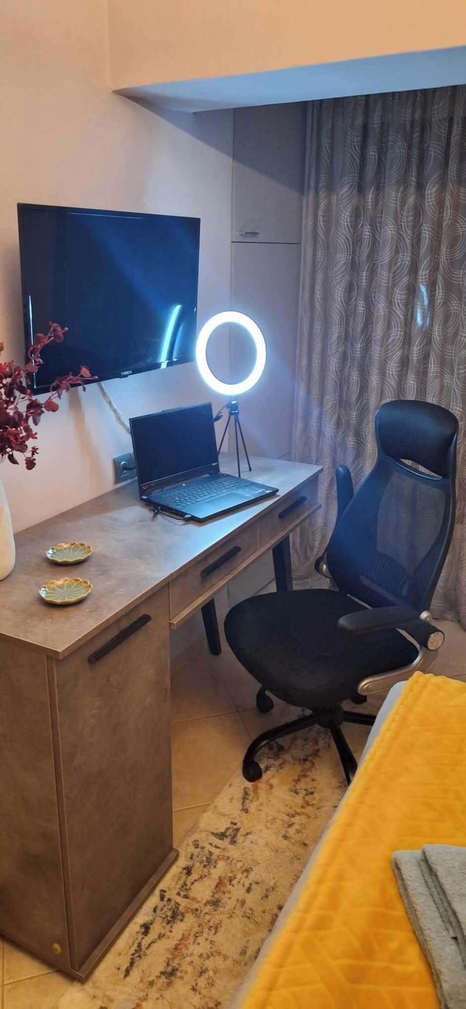 Assigned working space at home – Dedicated area with good lighting

