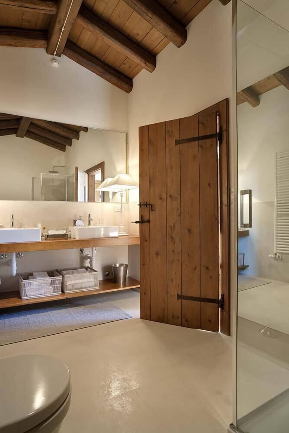 Family Room | Bathroom | Hair dryer, bidet