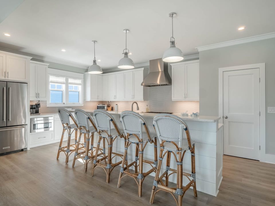 Fully Equipped Kitchen - Breakfast Bar Seating for Five