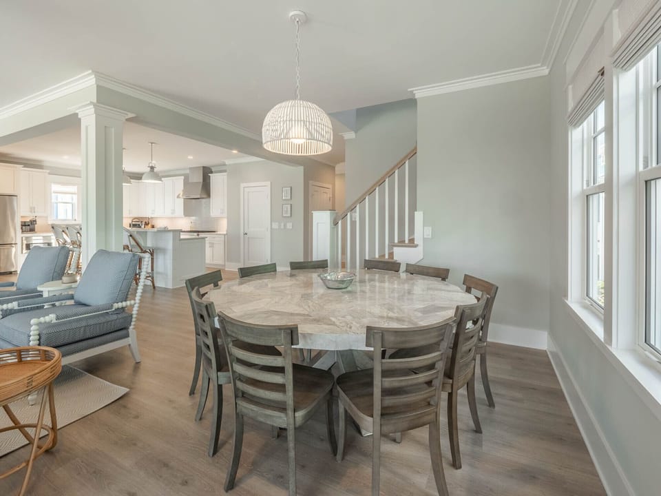 Dining Area - Seating for Eight