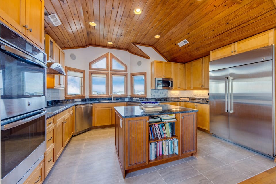 11-Surf-Or-Sound-Realty-1082-Sea Monkey-Kitchen-02