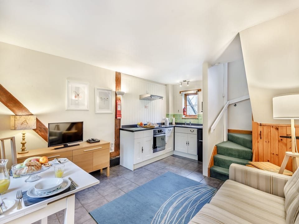Open plan living space | Whitewells Farm Cottages - Sparrows Nest - Whitewells Farm, Ridgeway Cross, near Malvern