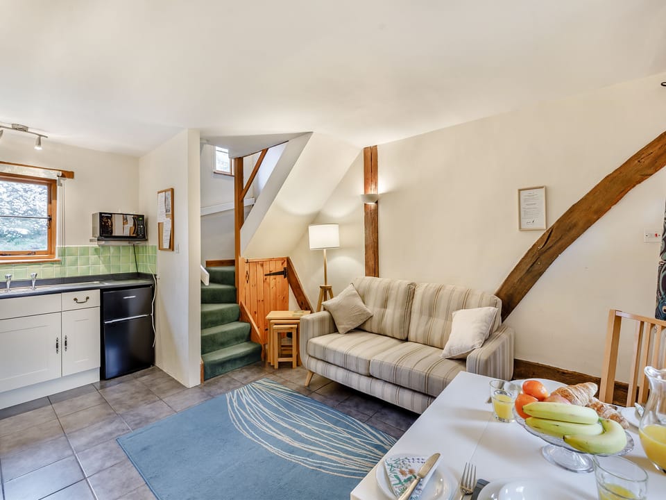 Open plan living space | Whitewells Farm Cottages - Sparrows Nest - Whitewells Farm, Ridgeway Cross, near Malvern