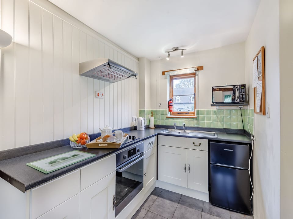 Kitchen area | Whitewells Farm Cottages - Sparrows Nest - Whitewells Farm, Ridgeway Cross, near Malvern