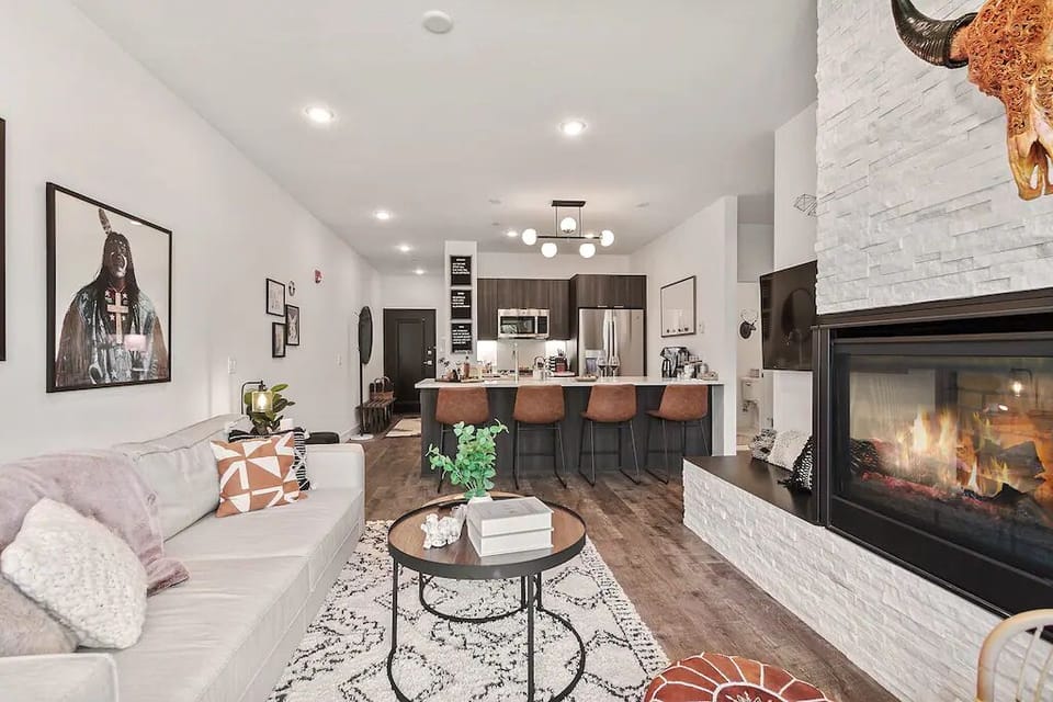 Designer Finish — Elevated furnishings and luxe décor throughout—beautifully styled, incredibly comfortable, and made to feel like a true getaway. ✨🛋️