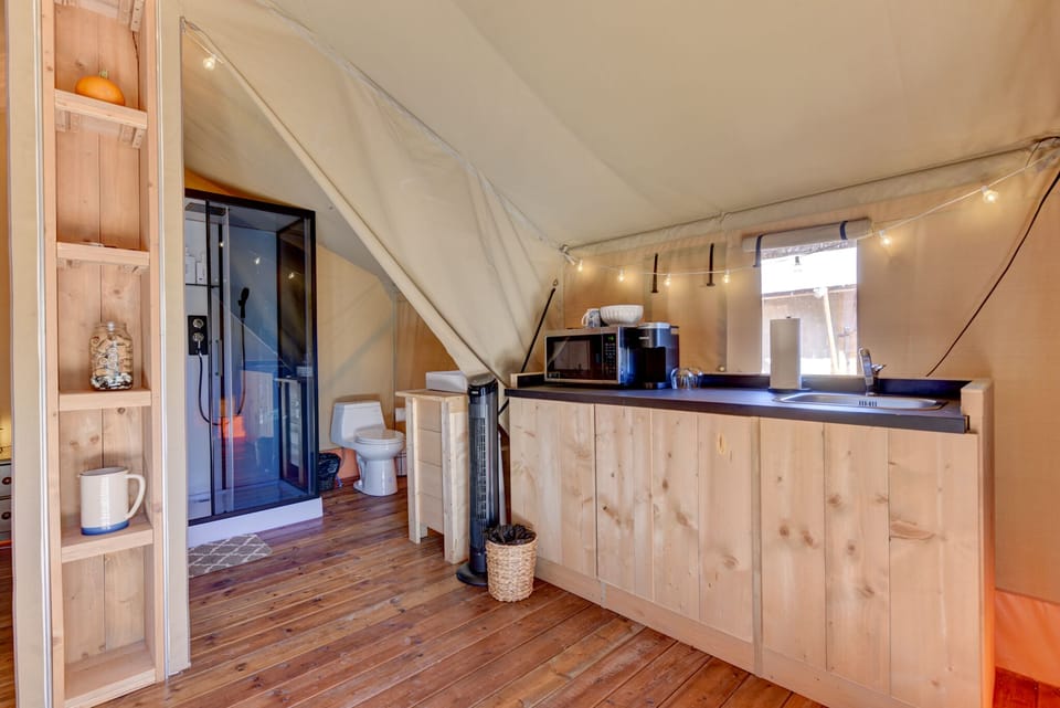 Private bathroom and kitchen space