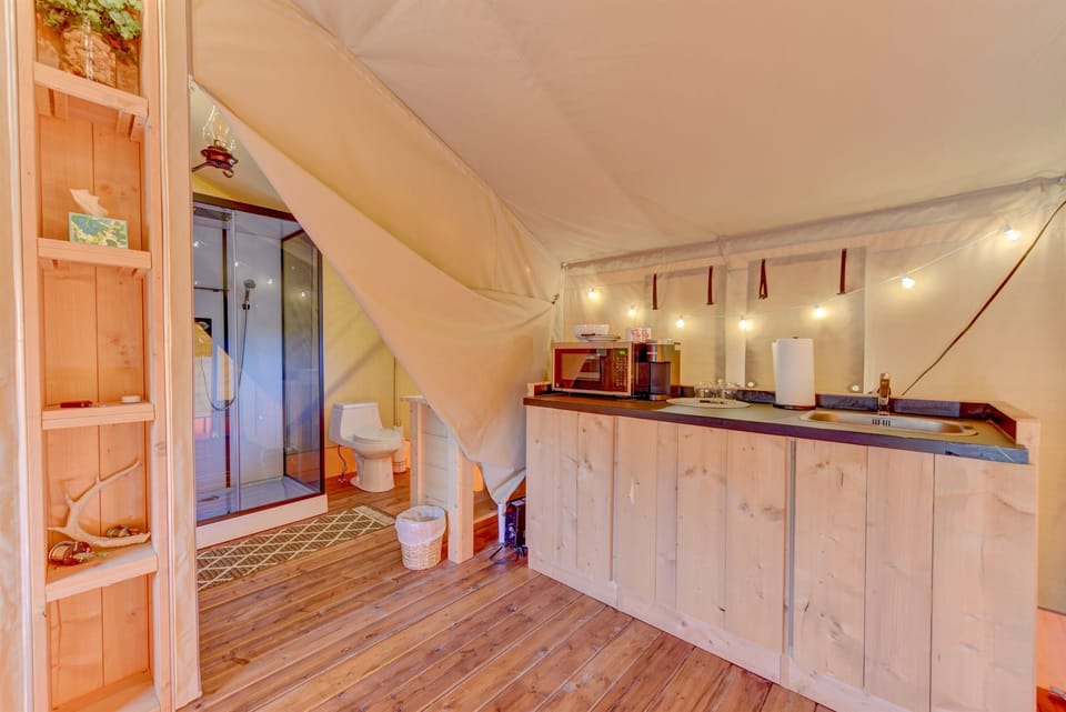 private Kitchen and bathroom