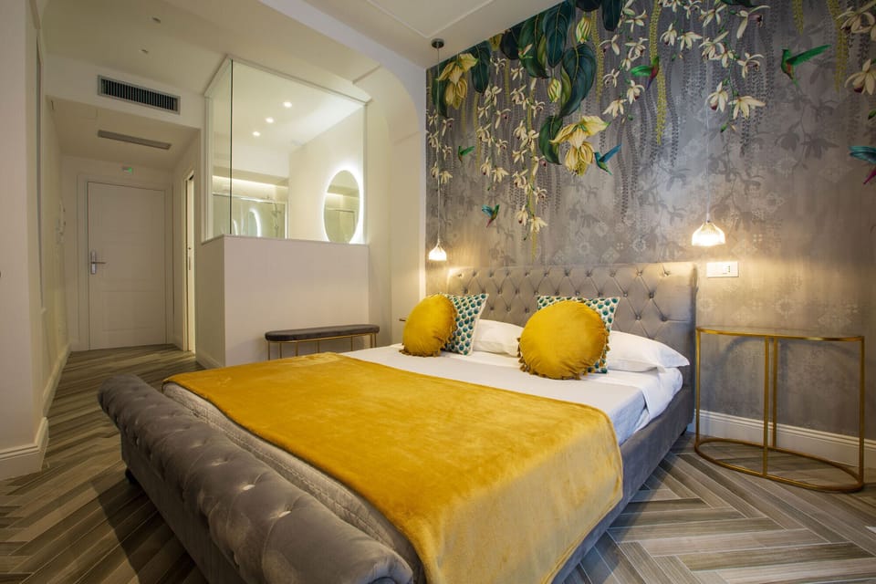 Romantic Room | Desk, soundproofing, free WiFi