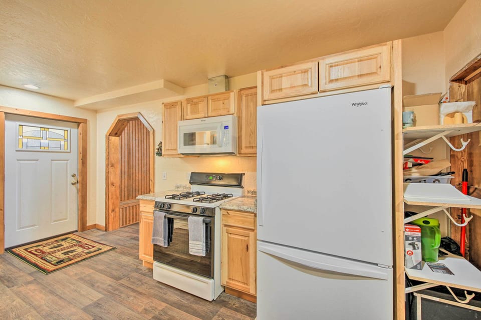 Kitchen | Pots & Pans | Cooking Utensils | Dishware & Flatware