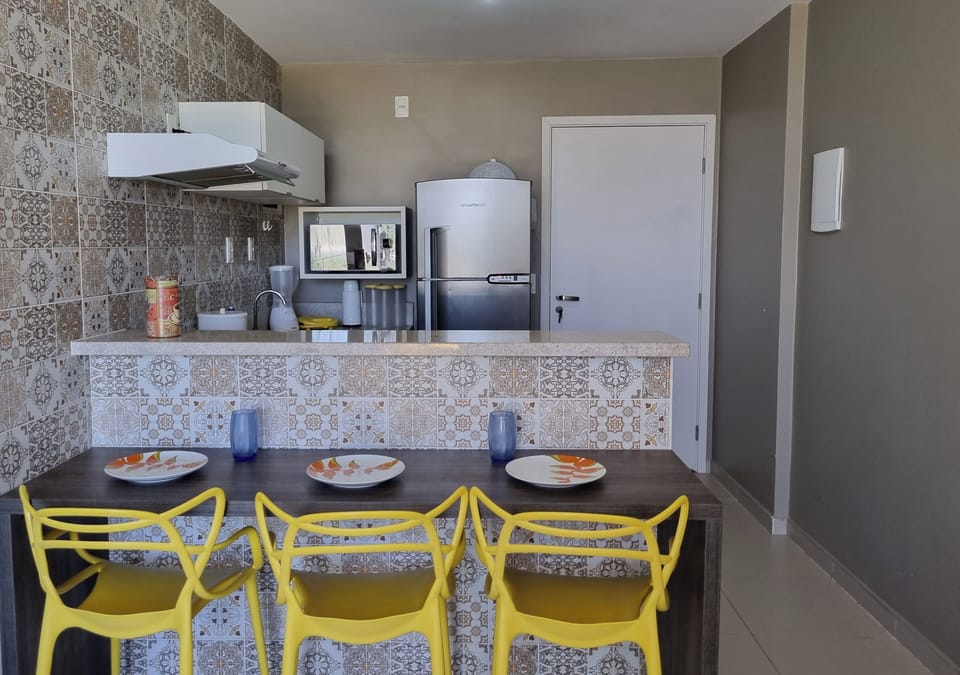 Apartment | Private kitchen | Microwave, blender, cookware/dishes/utensils