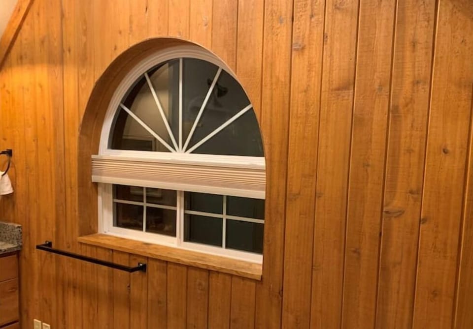 Bathroom lake window