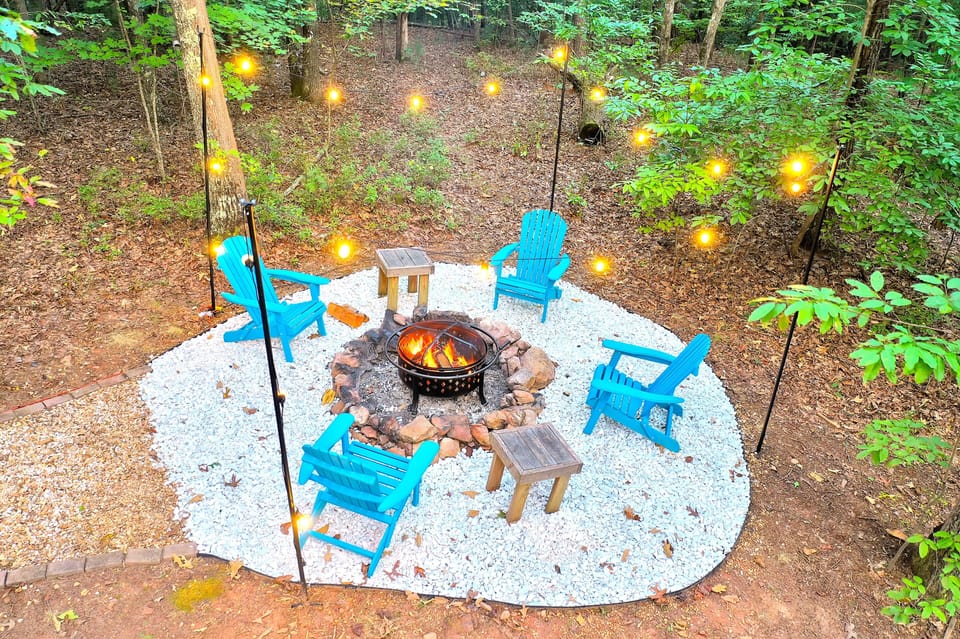 Looking for an amazing fire pit with some amazing amenities? 