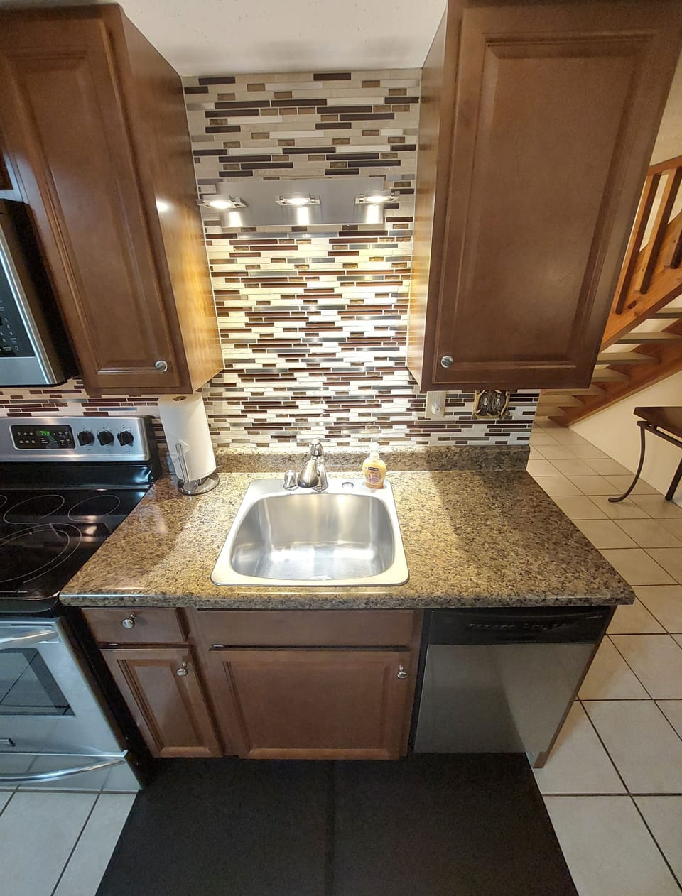 Fully remodeled kitchen with unique accent lighting and all supplies included!