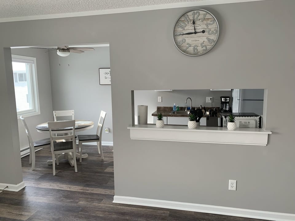Entrance to the kitchen from living room.