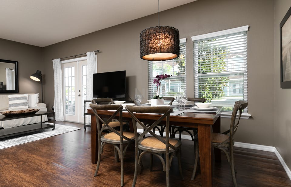 Comfortable and complete integrated living area.