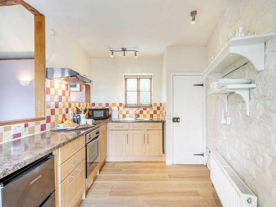 Kitchen | Whitewells Farm Cottages - Cider Press - Whitewells Farm, Ridgeway Cross, near Malvern
