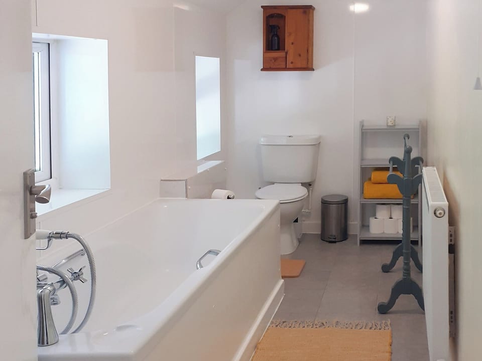 Bathroom | Druimbhan, Lochailort
