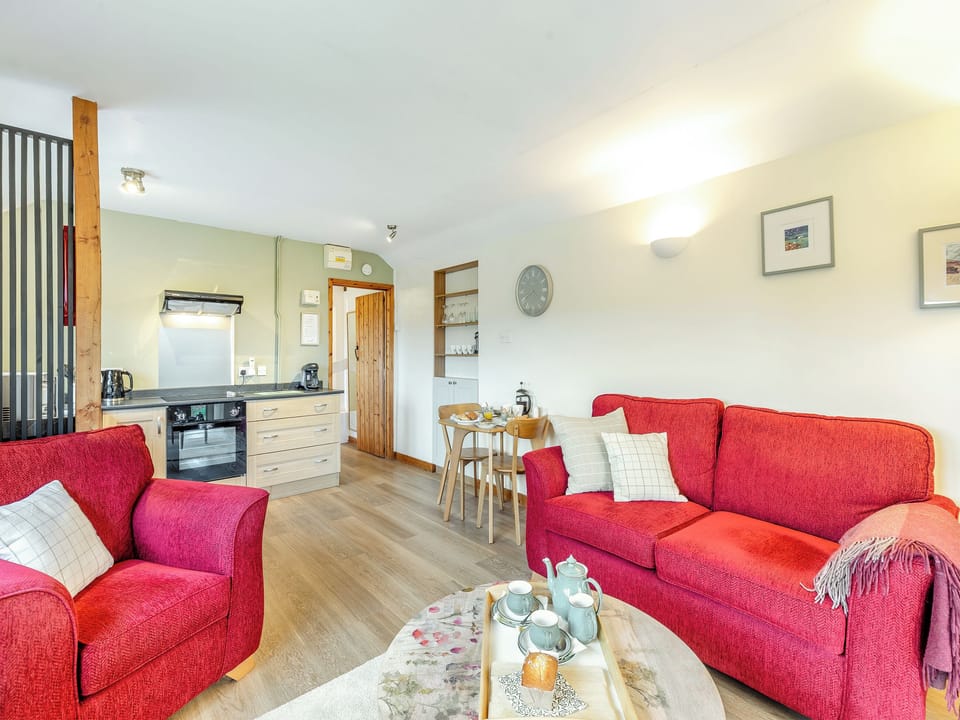Open plan living space | Whitewells Farm Cottages - Duck Pond - Whitewells Farm, Ridgeway Cross, near Malvern