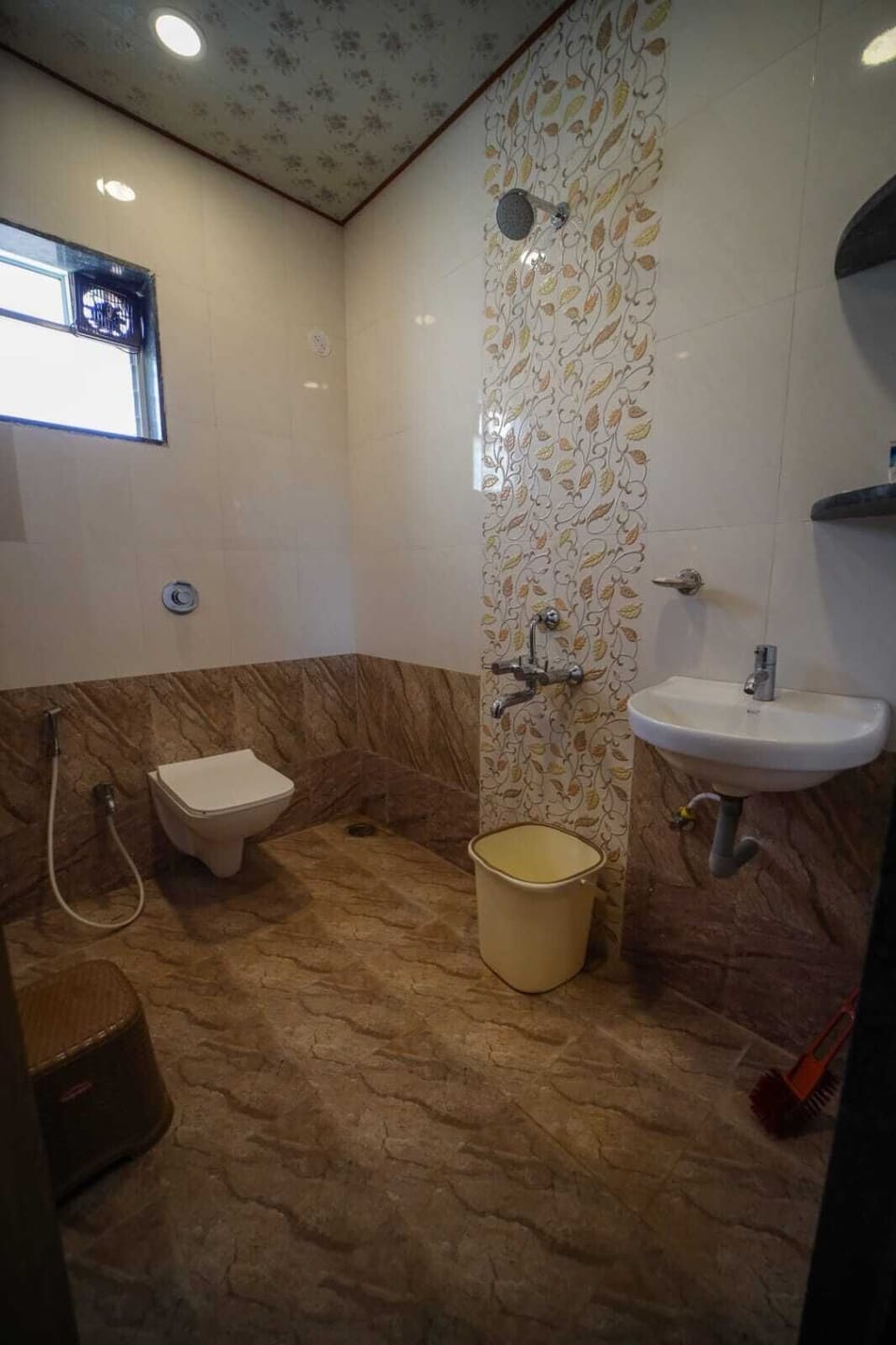 Standard Room | Bathroom